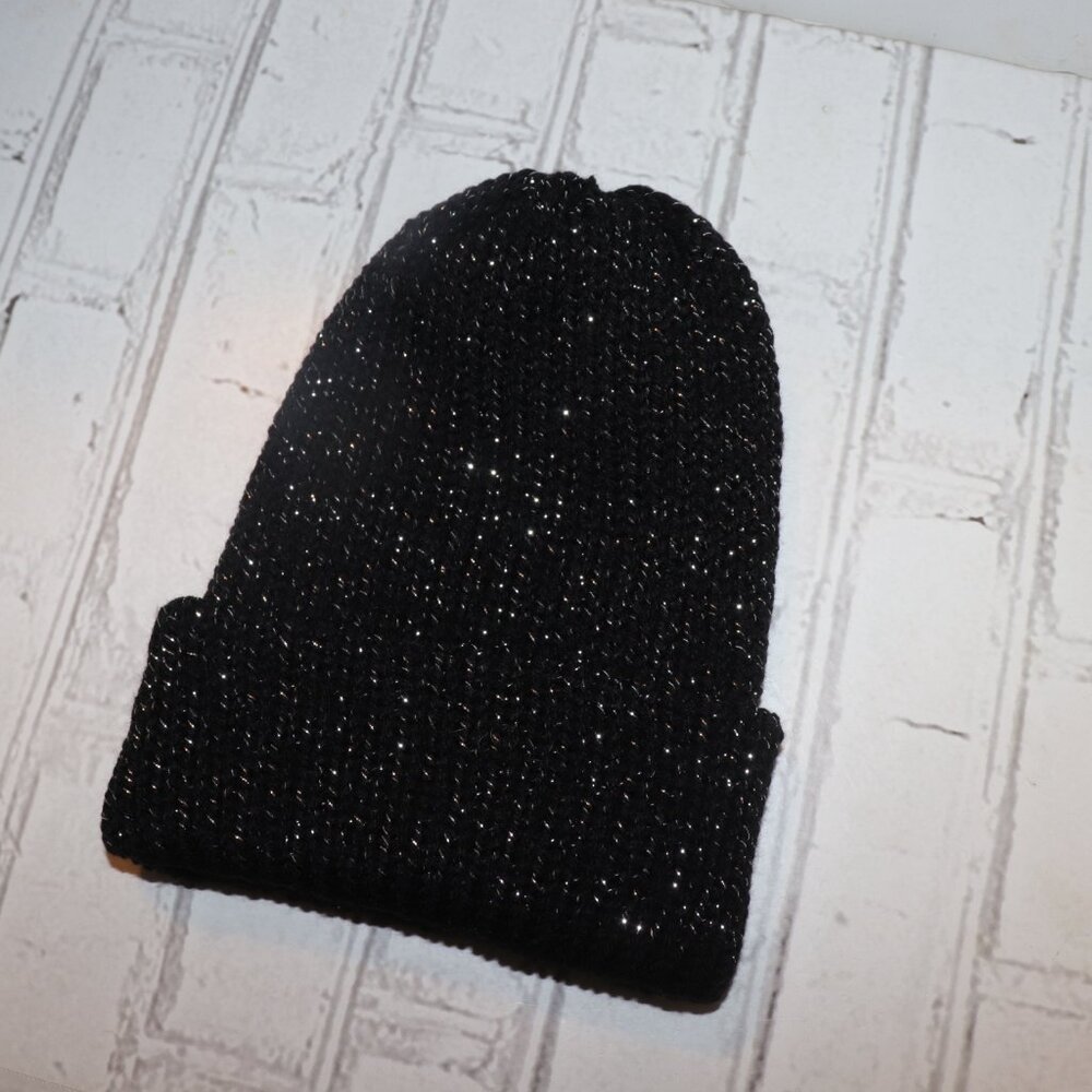 🖤✨ Handmade Knit Beanie – Black with Silver Glitter Threads - Picture 2 of 3
